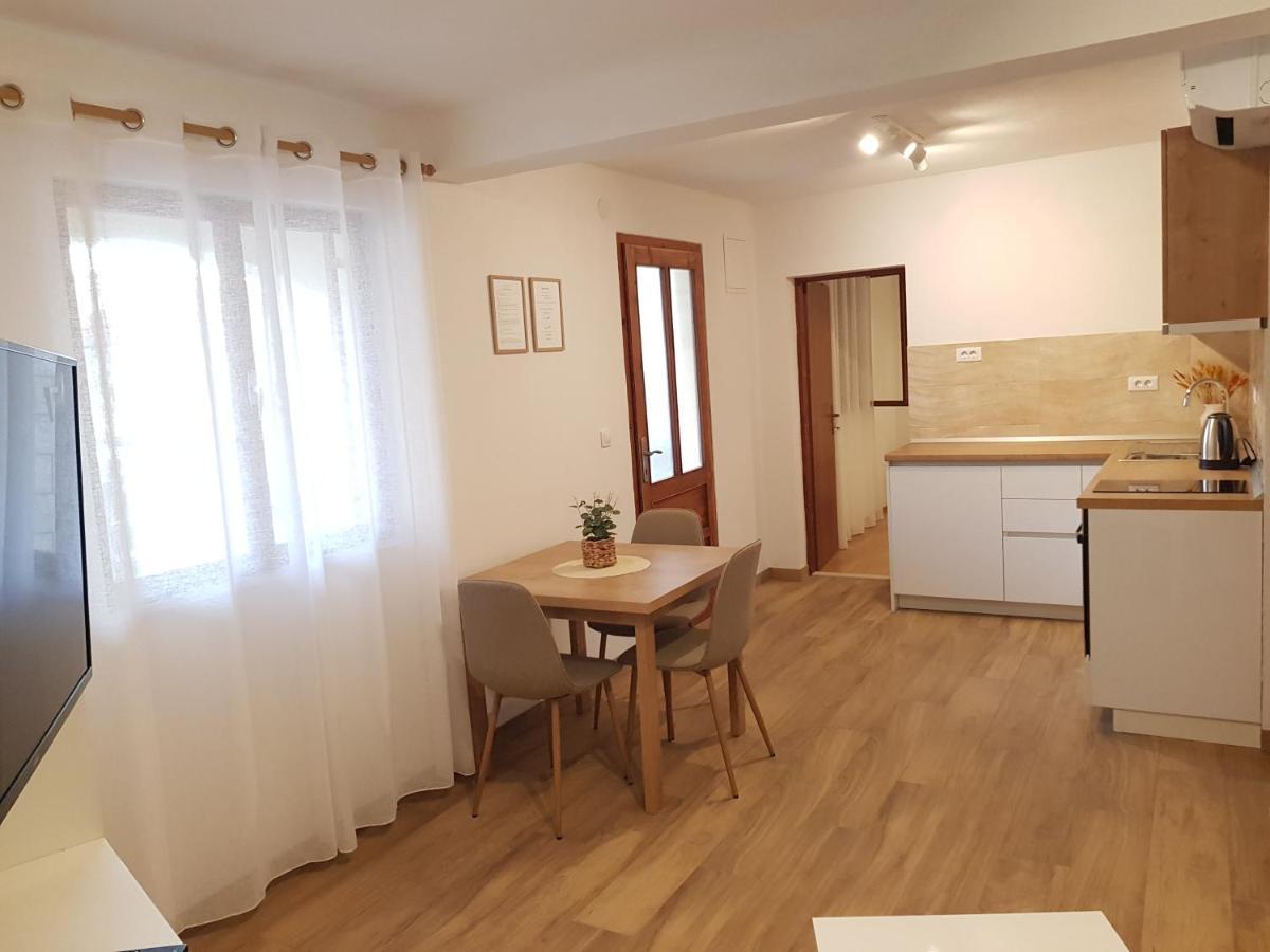 Apartments Huljic Đảo Hvar Ngoại thất bức ảnh